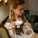 Cats also know to respect the old and love the young